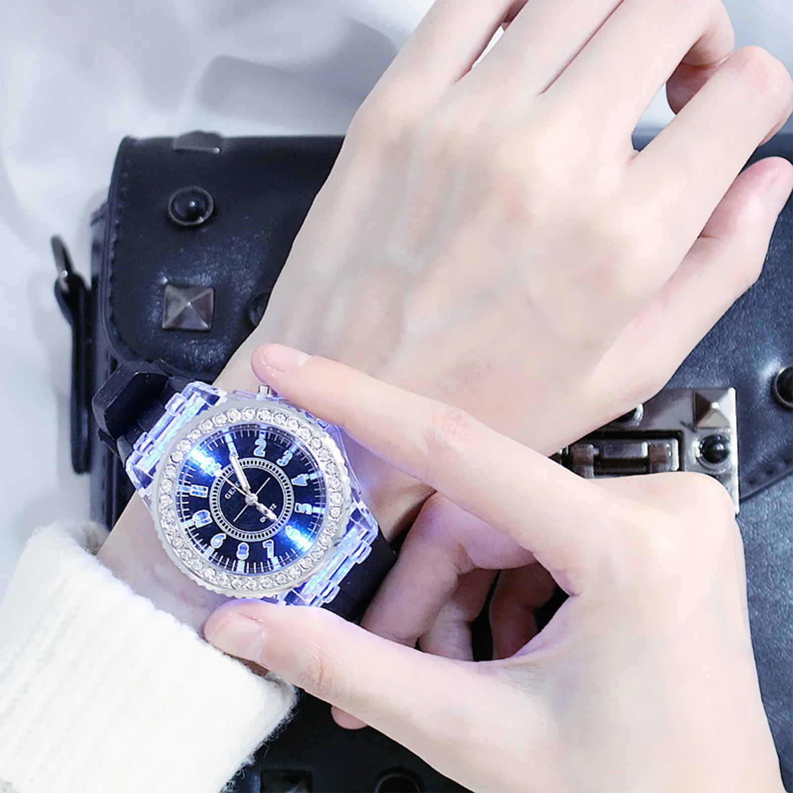 Led Flash Luminous Watch Perso - Smartwatch Trending Watches For Women บทวิจารณ์และราคา